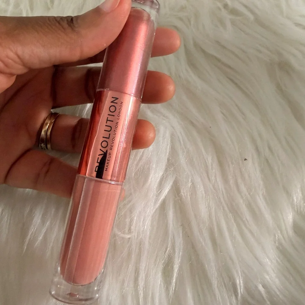 Makeup Revolution Double Up Liquid Shadow Infatuated Rose Gold New Dual Ended